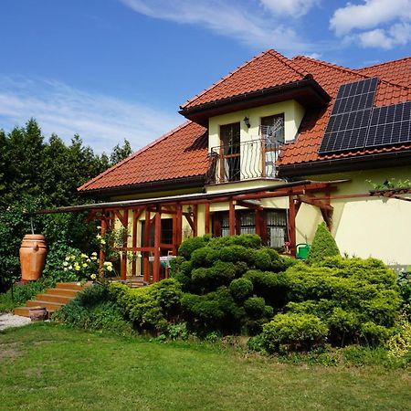 Comfortable House With Garden Manki Luaran gambar