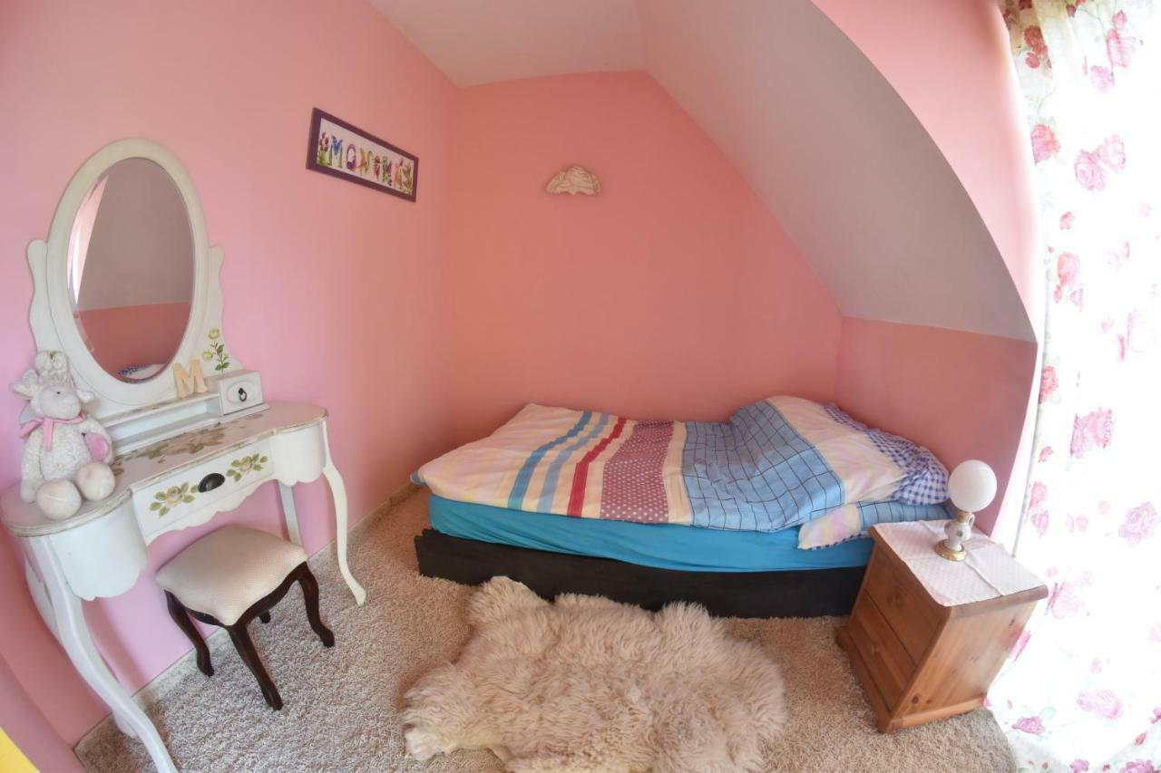 Comfortable House With Garden Manki Luaran gambar