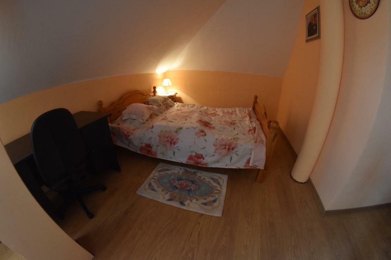 Comfortable House With Garden Manki Luaran gambar